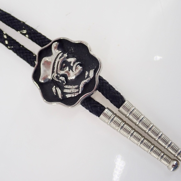 Pirate Bolo Neck Tie Western Cowboy Black & Silver Tone excellent condition - Picture 4 of 8